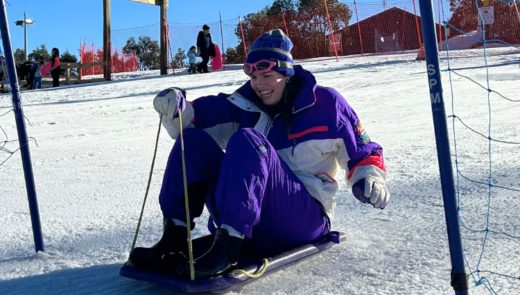 750x500-news-and-tips-tobogganing woman tobogganing